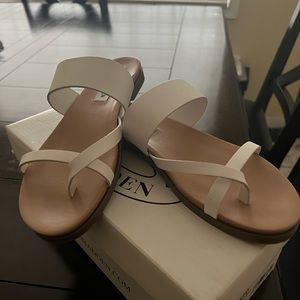 Steve Madden  Dario white  leat sandals “new”